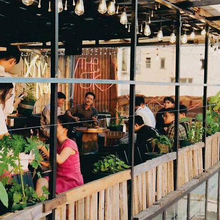 The Gk House Hostel, Ecolliving, Central City, Natural Wooden, Chill View Rooftop, Restaurant And Cocktail Bar Хошимін Екстер'єр фото