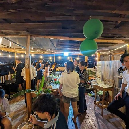 The Gk House Hostel, Ecolliving, Central City, Natural Wooden, Chill View Rooftop, Restaurant And Cocktail Bar Хошимін Екстер'єр фото