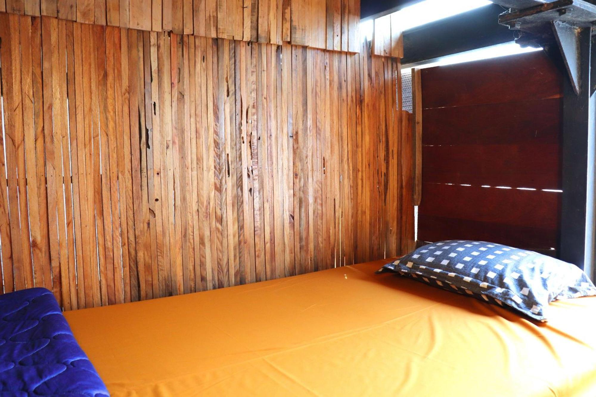 The Gk House Hostel, Ecolliving, Central City, Natural Wooden, Chill View Rooftop, Restaurant And Cocktail Bar Хошимін Екстер'єр фото