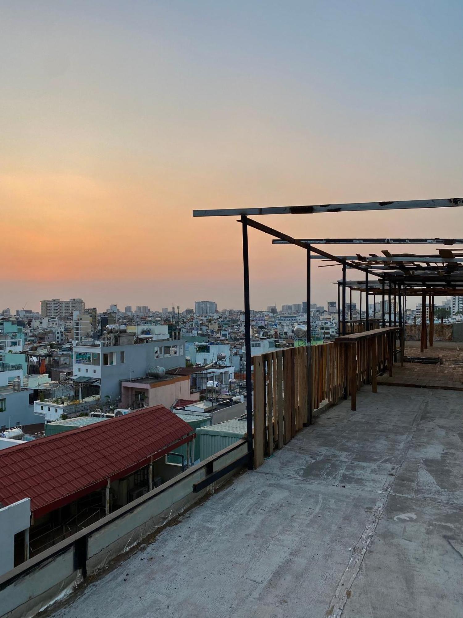 The Gk House Hostel, Ecolliving, Central City, Natural Wooden, Chill View Rooftop, Restaurant And Cocktail Bar Хошимін Екстер'єр фото