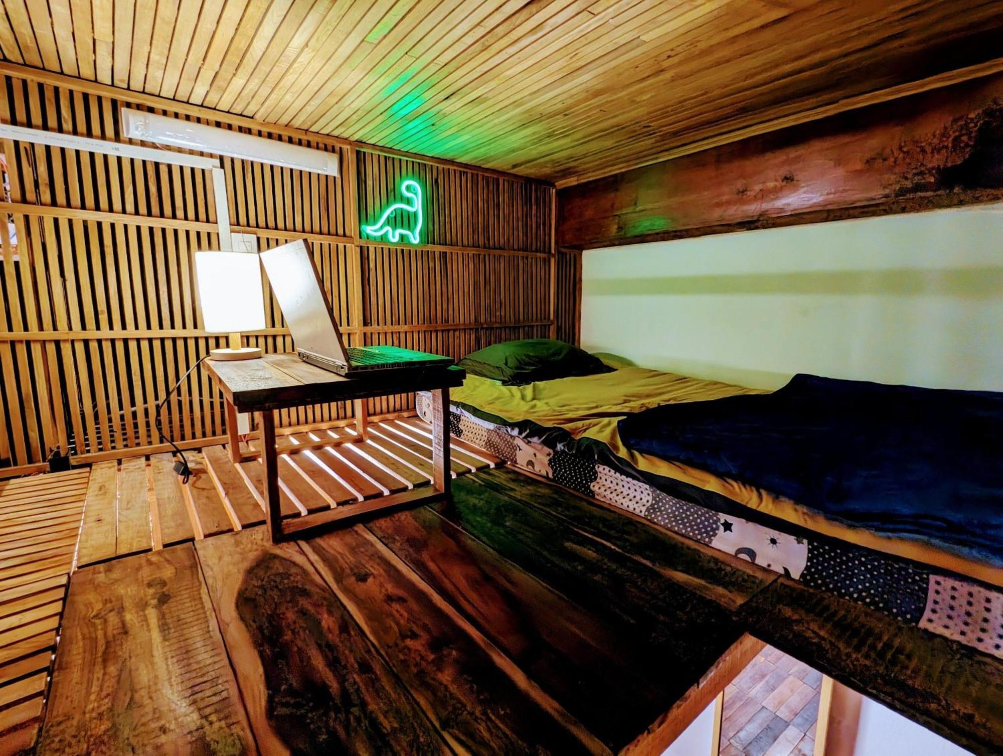 The Gk House Hostel, Ecolliving, Central City, Natural Wooden, Chill View Rooftop, Restaurant And Cocktail Bar Хошимін Екстер'єр фото