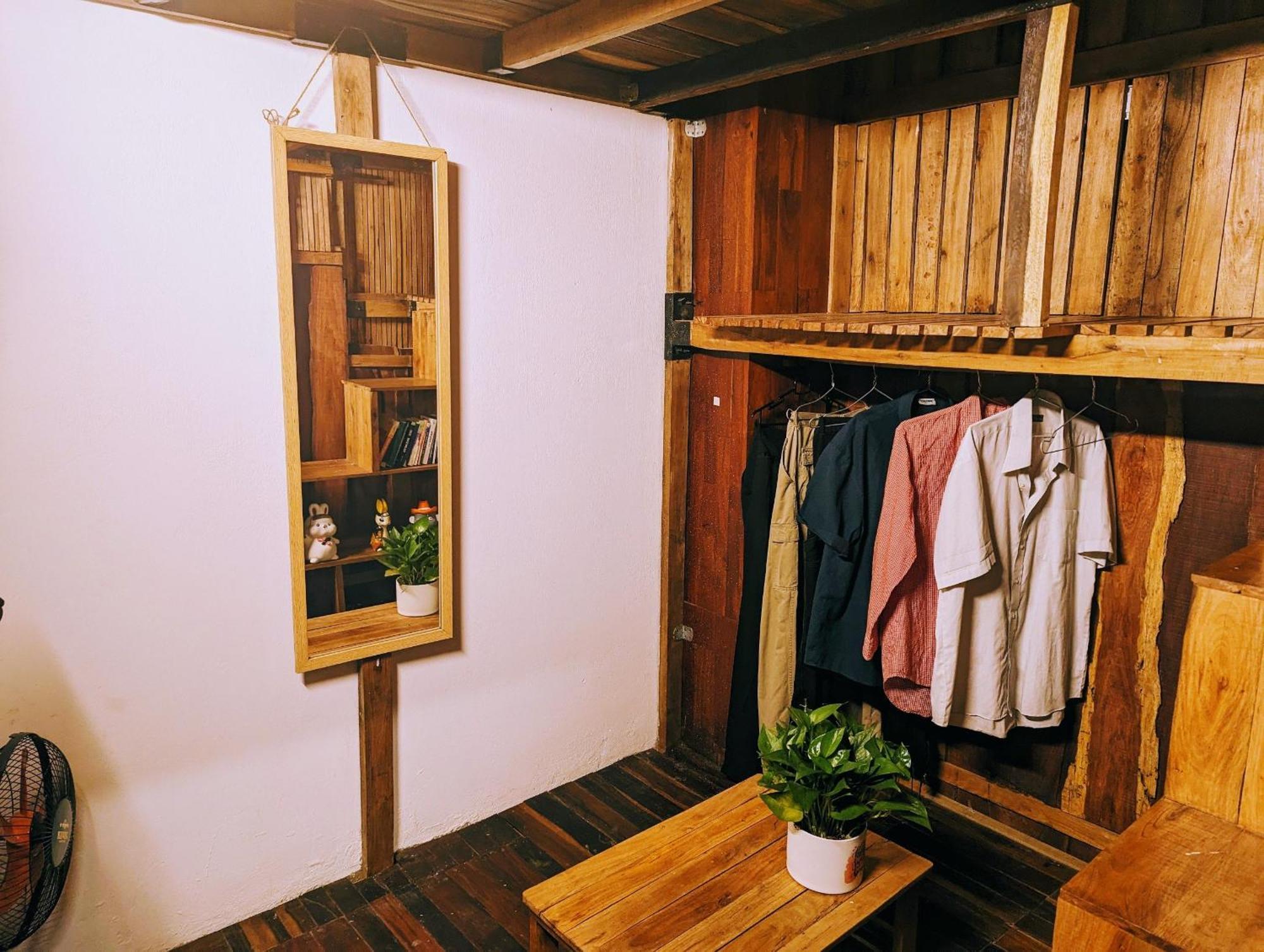 The Gk House Hostel, Ecolliving, Central City, Natural Wooden, Chill View Rooftop, Restaurant And Cocktail Bar Хошимін Екстер'єр фото