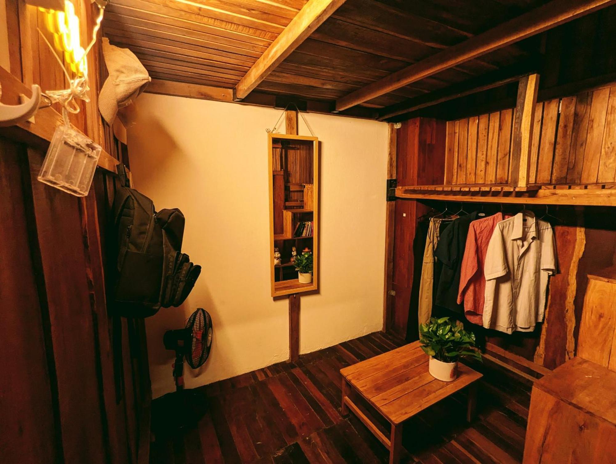 The Gk House Hostel, Ecolliving, Central City, Natural Wooden, Chill View Rooftop, Restaurant And Cocktail Bar Хошимін Екстер'єр фото