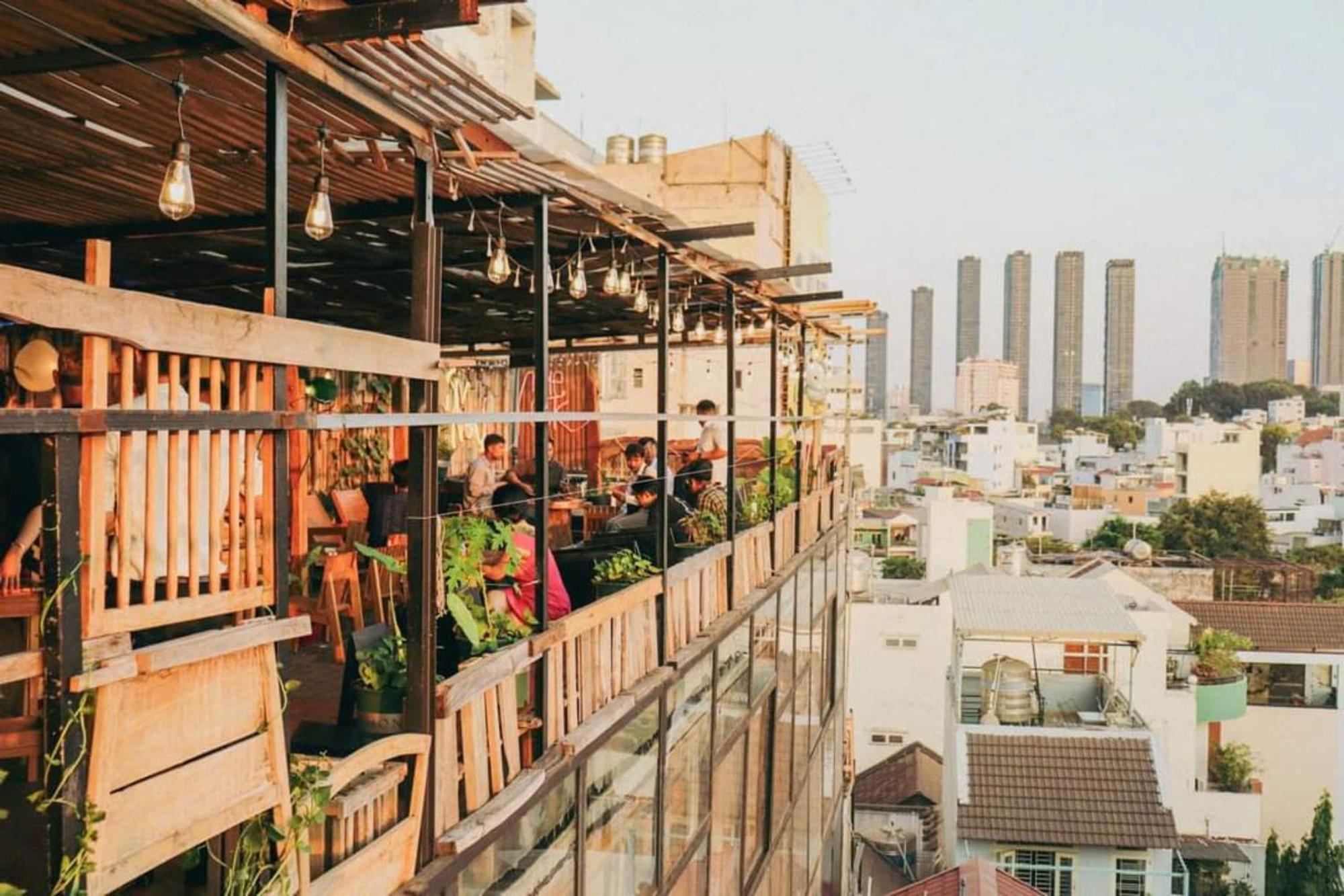 The Gk House Hostel, Ecolliving, Central City, Natural Wooden, Chill View Rooftop, Restaurant And Cocktail Bar Хошимін Екстер'єр фото