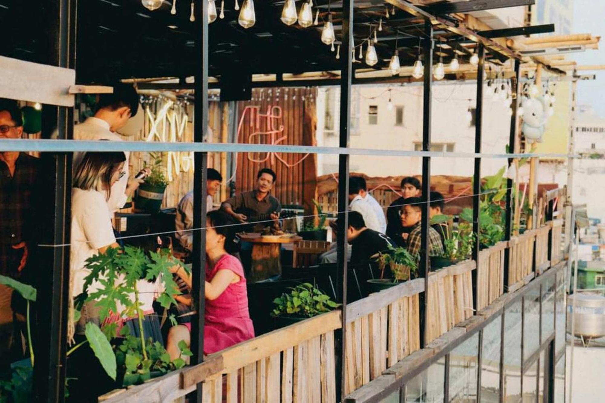 The Gk House Hostel, Ecolliving, Central City, Natural Wooden, Chill View Rooftop, Restaurant And Cocktail Bar Хошимін Екстер'єр фото